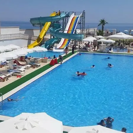 Maya World Imperial 4* Κεμέρ